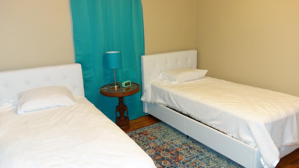 The Better Half Duplex Apartment ชาร์ล็อต ห้อง รูปภาพ